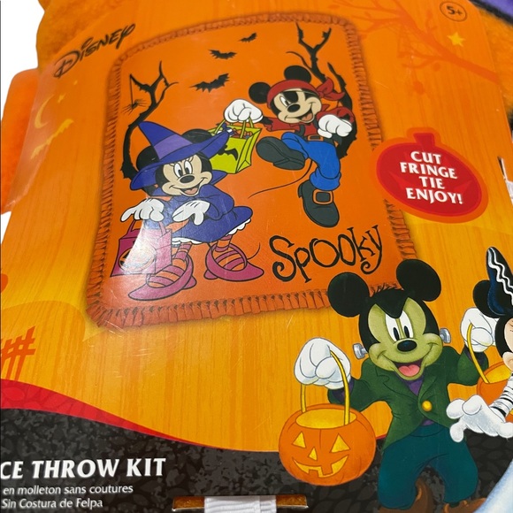 Halloween Disney Mickey&Minnie No Sew Fleece Throw Blanket Kit. Spooky Halloween - Picture 1 of 8